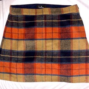 Lulus fleece skirt!!! Size large, has a zip on the side!!!